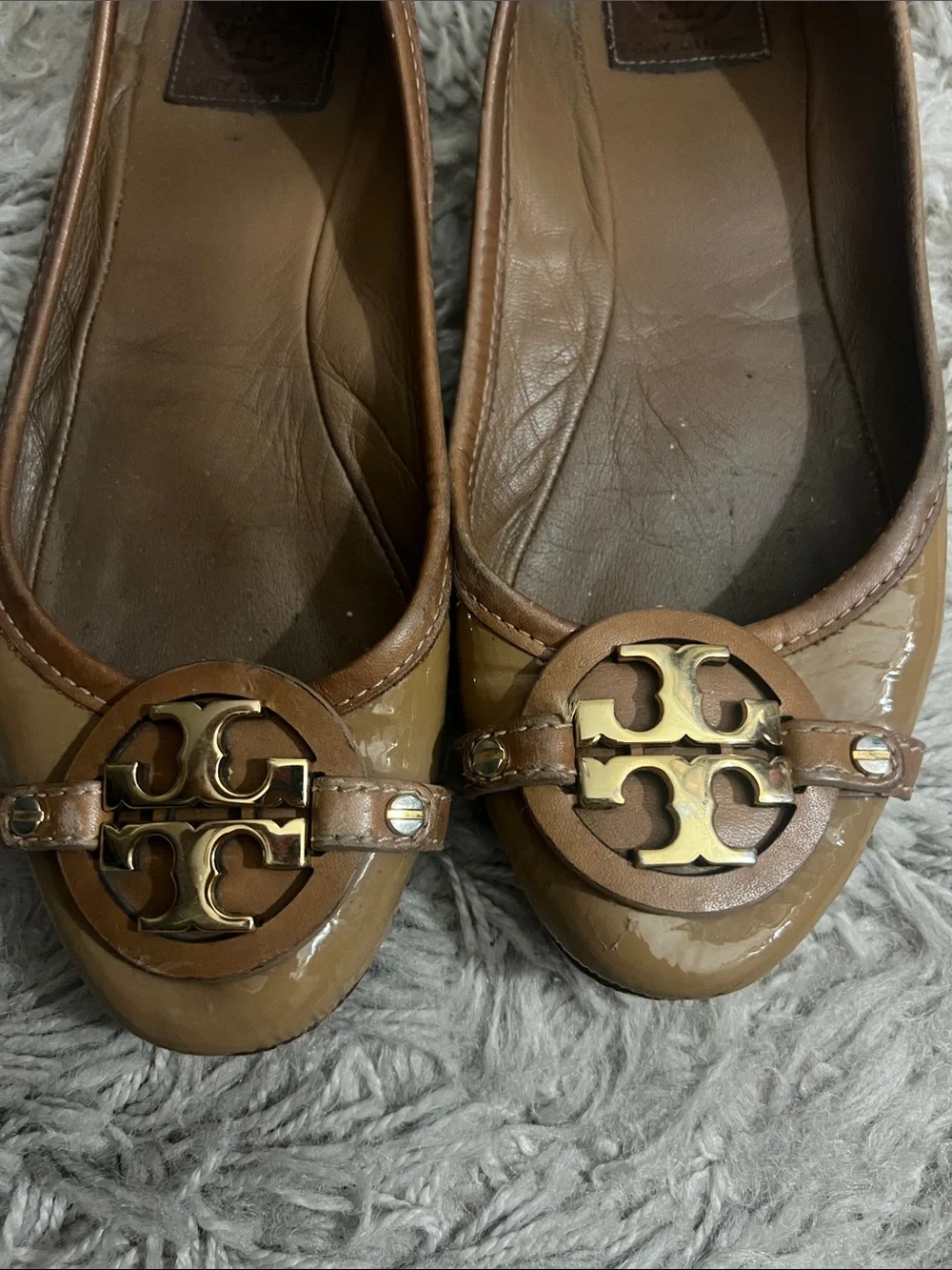Tory Burch Women’s Brown Leather Ballet Flats with Gold Emblem - FLAWED